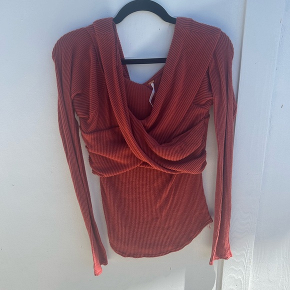 Rust Ribbed Women's Top - Picture 2 of 2